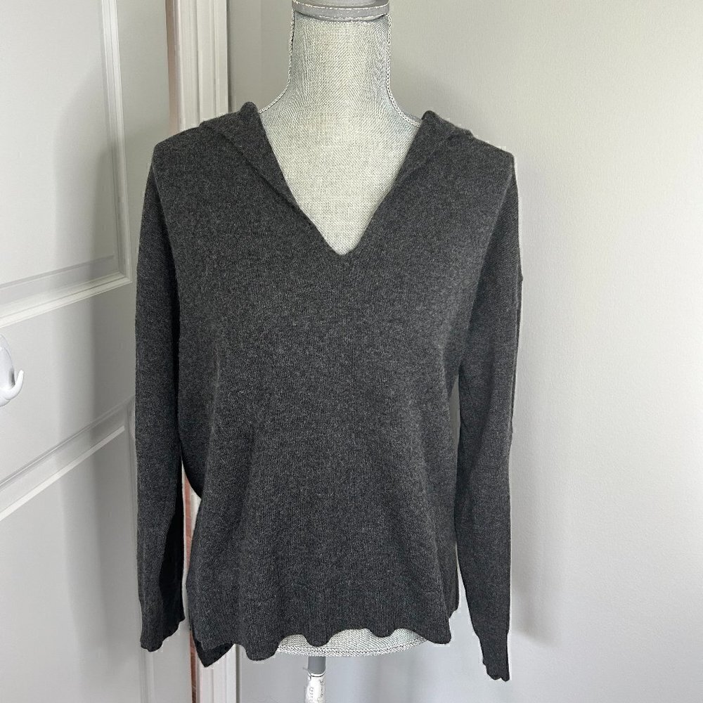 Women's 100% Cashmere Hooded Sweater Gray Size M EUC